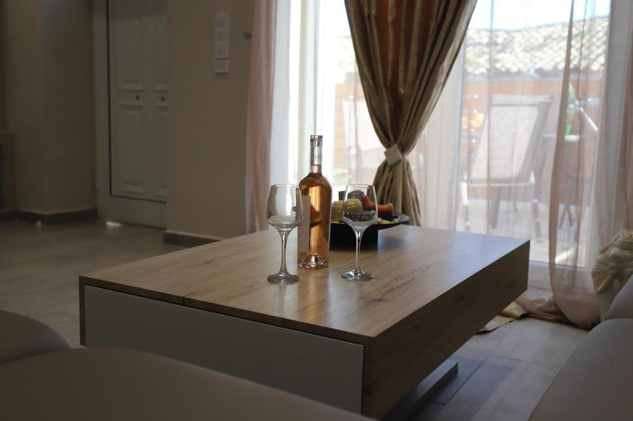 Olive Grove Deluxe Apartment Agnítsini エクステリア 写真