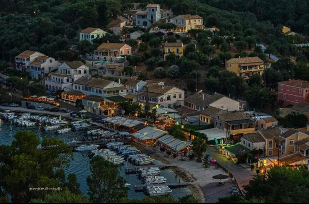 Olive Grove Deluxe Apartment Agnítsini エクステリア 写真